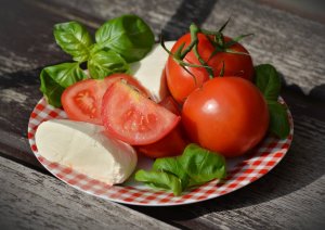 tomatoes-tomato-mozzarella-basil-mozzarella-144239